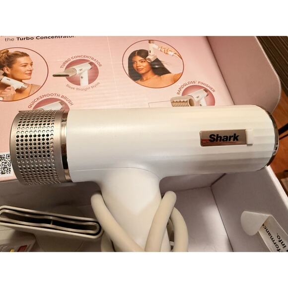 Shark SpeedStyle RapidGloss Finisher & High-Velocity Hair Dryer - Picture 5 of 11